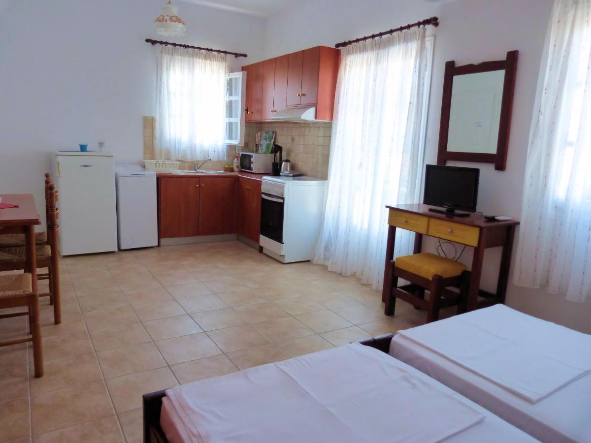 Ioli Apartments Alopronia Екстериор снимка