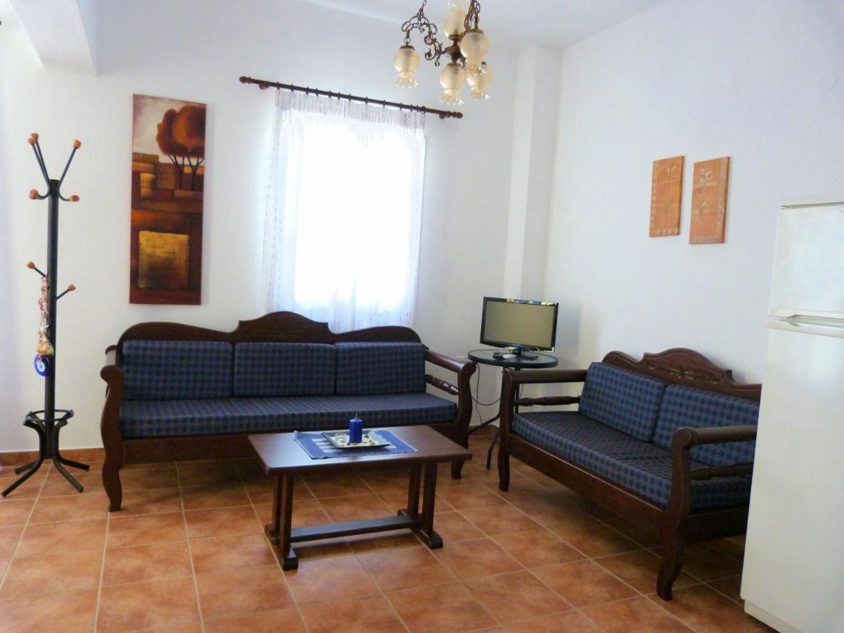 Ioli Apartments Alopronia Екстериор снимка
