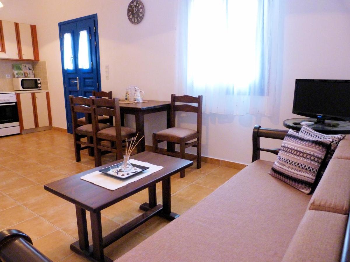 Ioli Apartments Alopronia Екстериор снимка