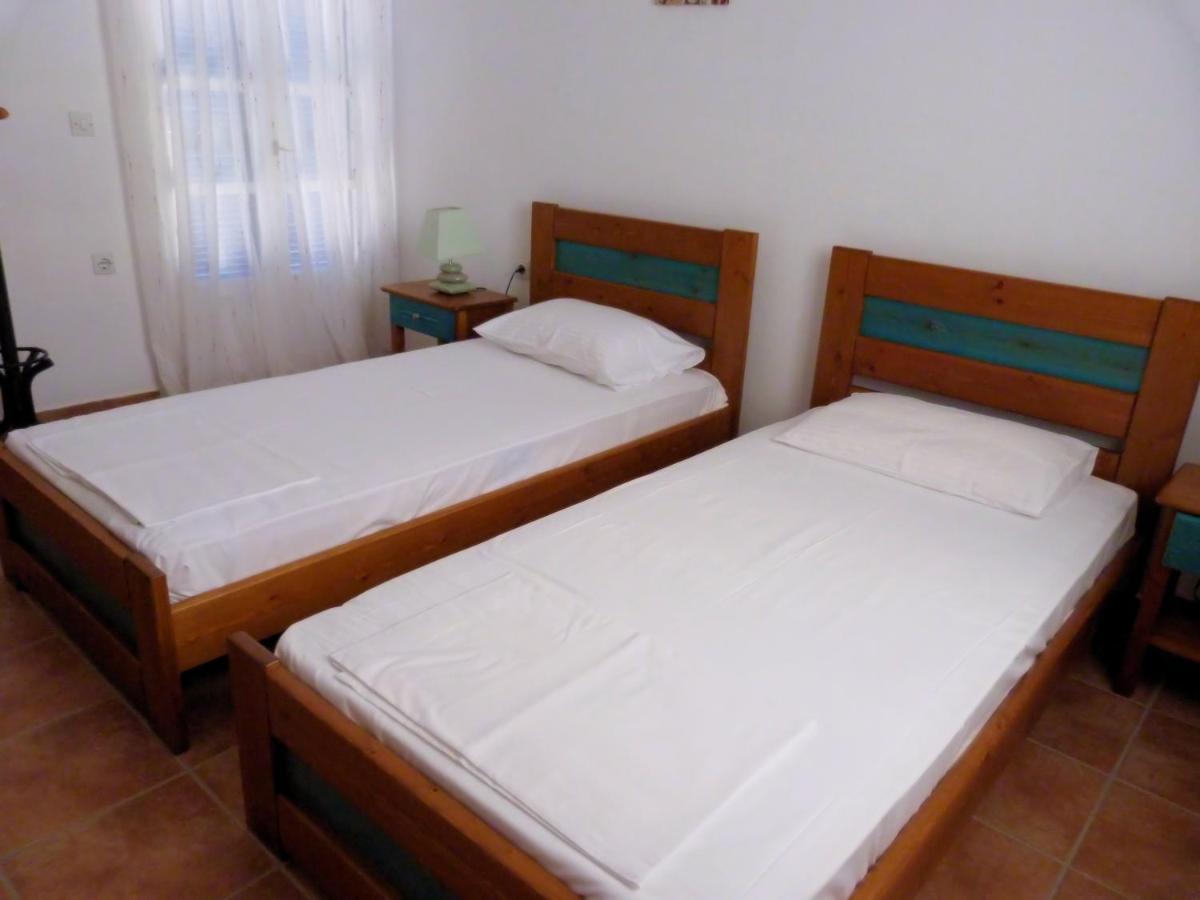 Ioli Apartments Alopronia Екстериор снимка