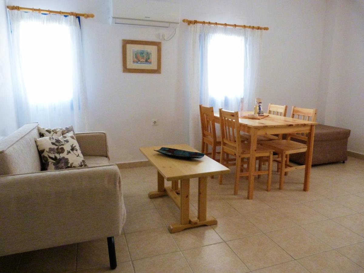 Ioli Apartments Alopronia Екстериор снимка