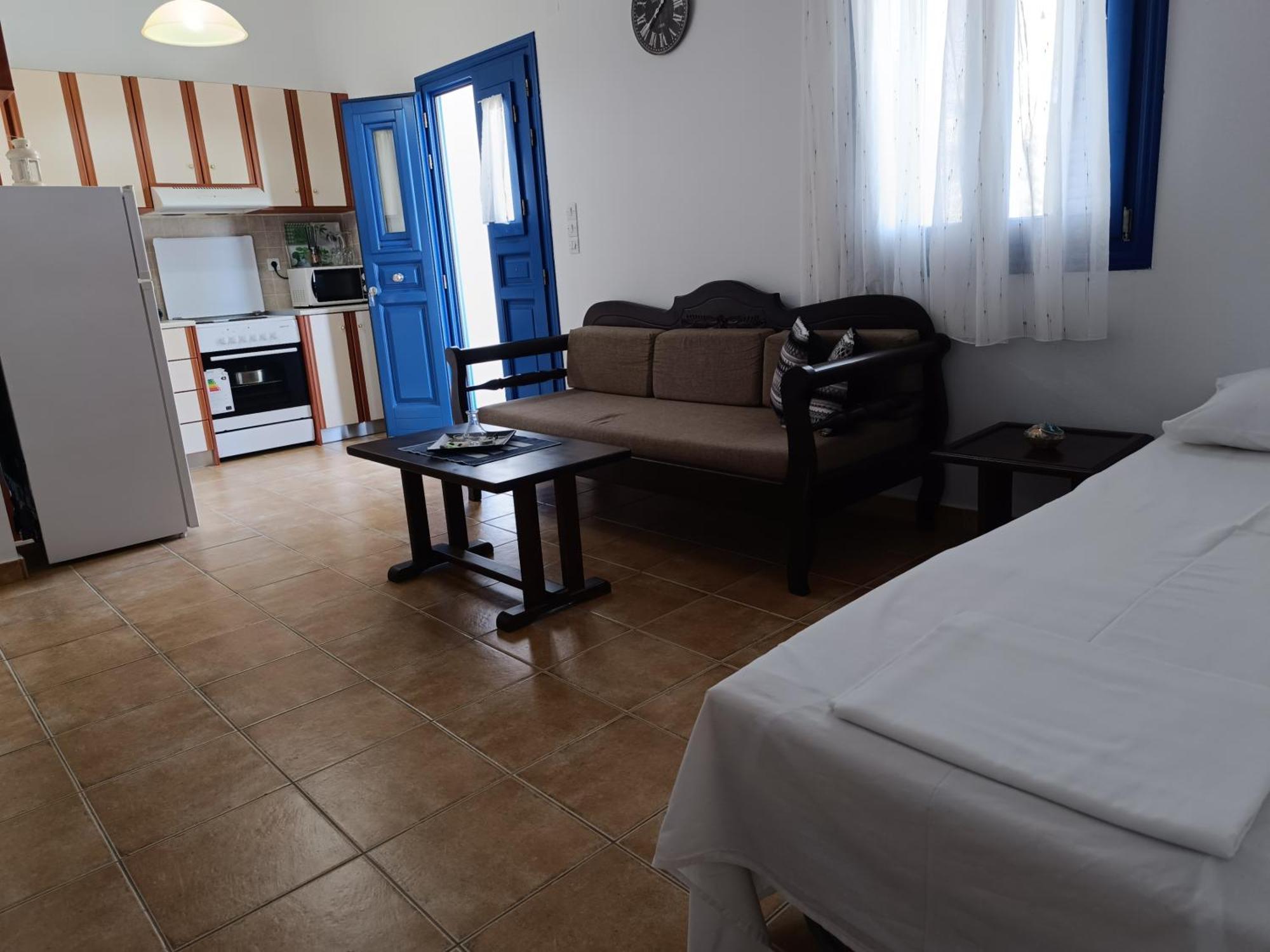Ioli Apartments Alopronia Екстериор снимка