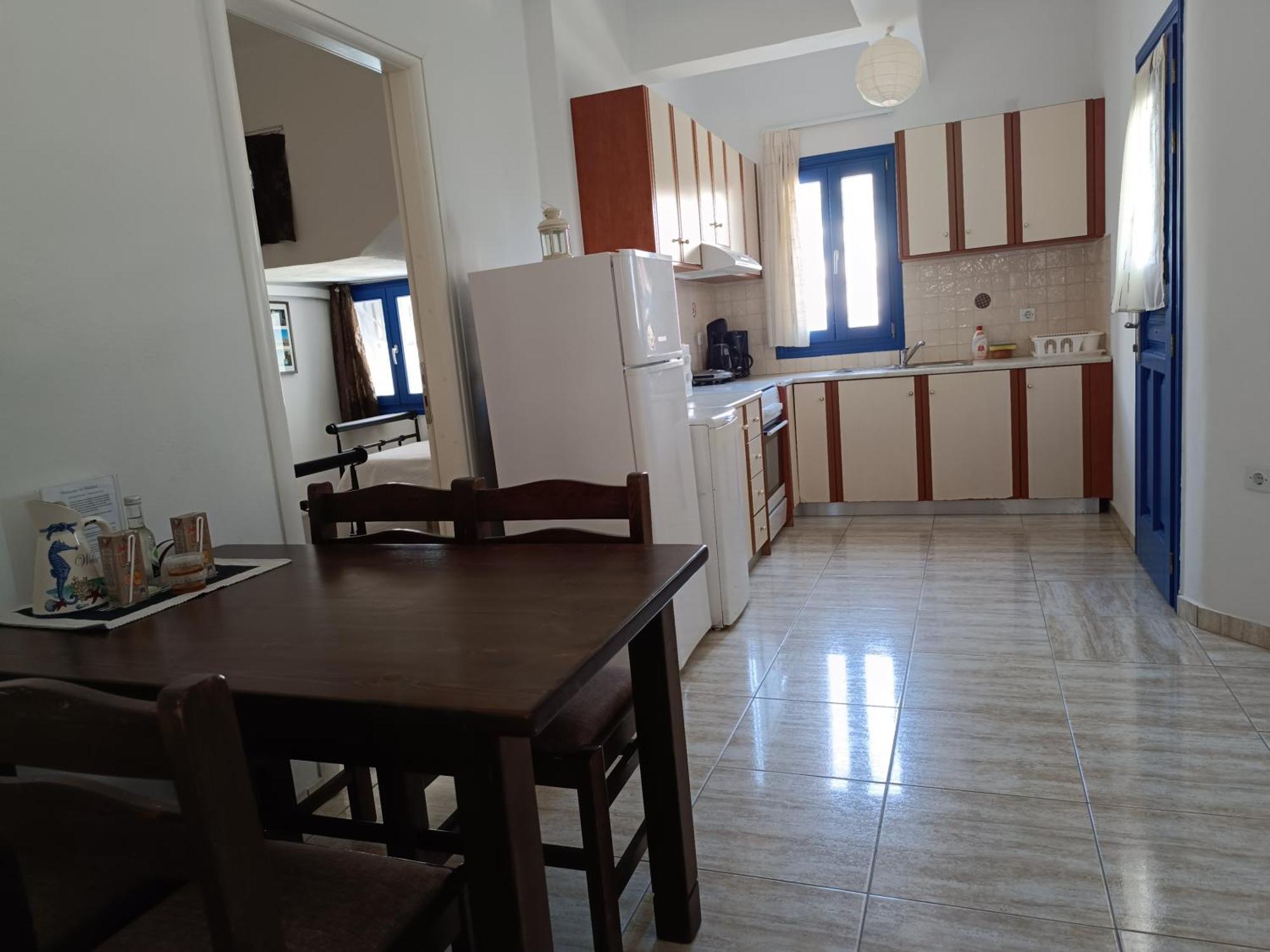 Ioli Apartments Alopronia Екстериор снимка