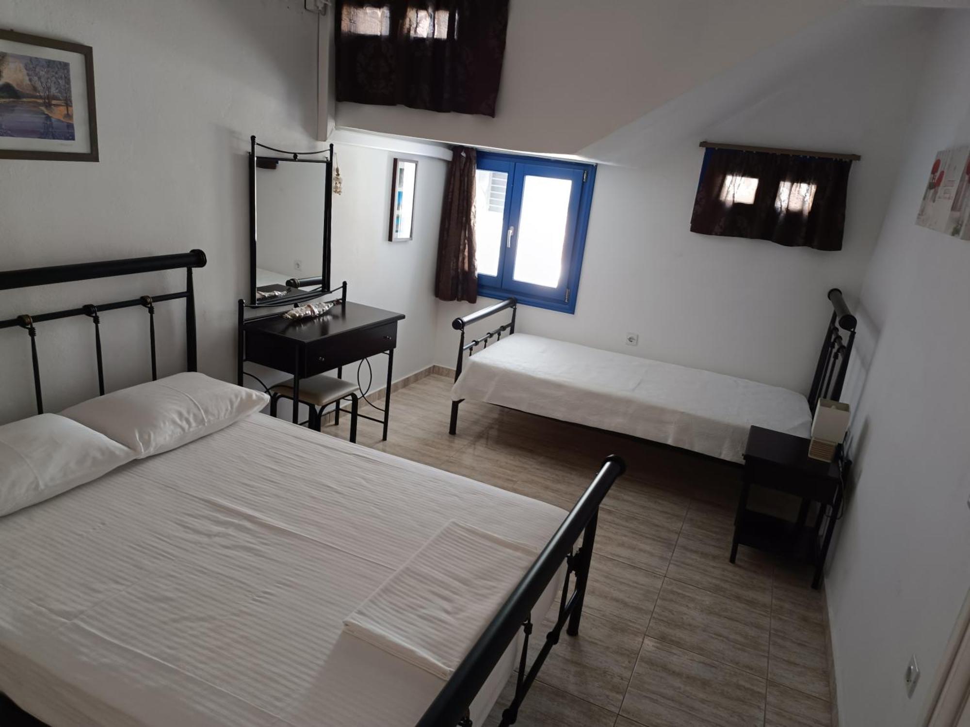 Ioli Apartments Alopronia Екстериор снимка